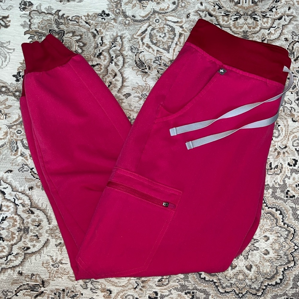 FIGS ZAMORA HOT PINK SCRUB PANTS 💖💞💗